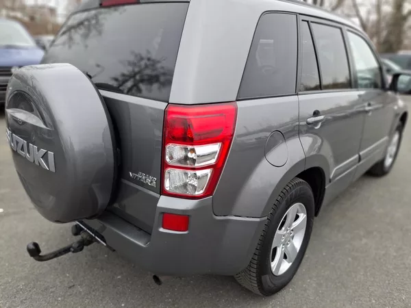 Suzuki Grand Vitara 2.0 benzin Rezervace - foto 15