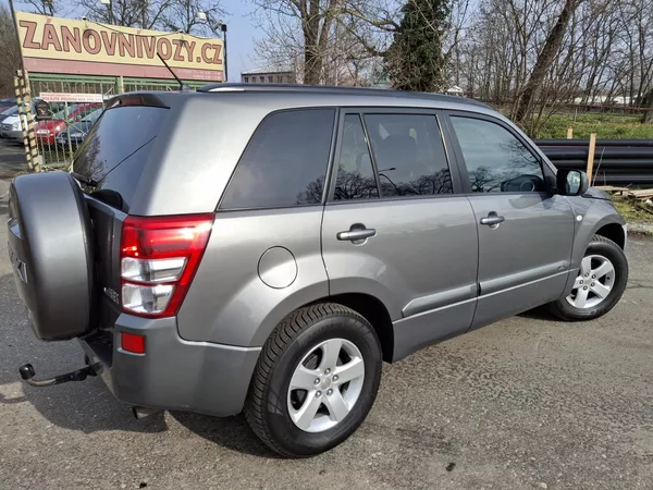 Suzuki Grand Vitara 2.0 benzin Rezervace - foto 6