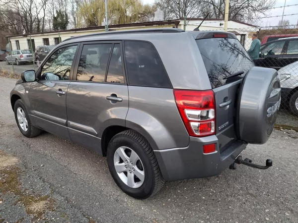 Suzuki Grand Vitara 2.0 benzin Rezervace - foto 7