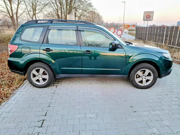 Subaru Forester 2.0 110 kw 4x4 Rezervace - foto 17