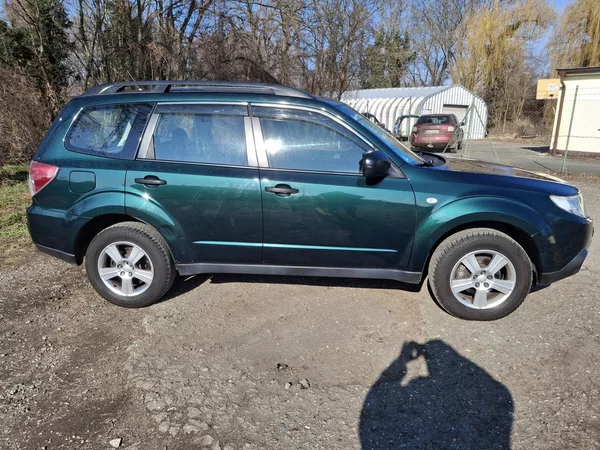 Subaru Forester 2.0 110 kw 4x4 Rezervace - foto 2