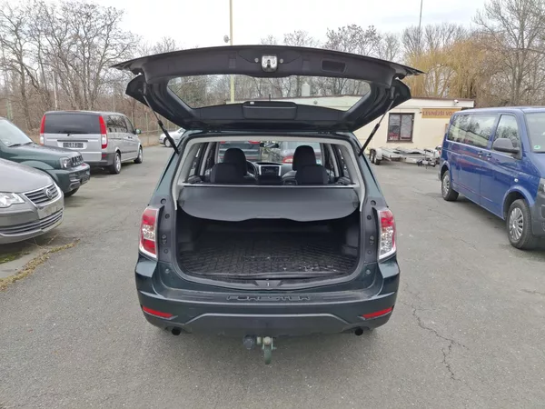 Subaru Forester 2.0 110 kw 4x4 Rezervace - foto 25