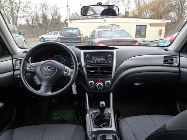 Subaru Forester 2.0 110 kw 4x4 Rezervace - foto 29
