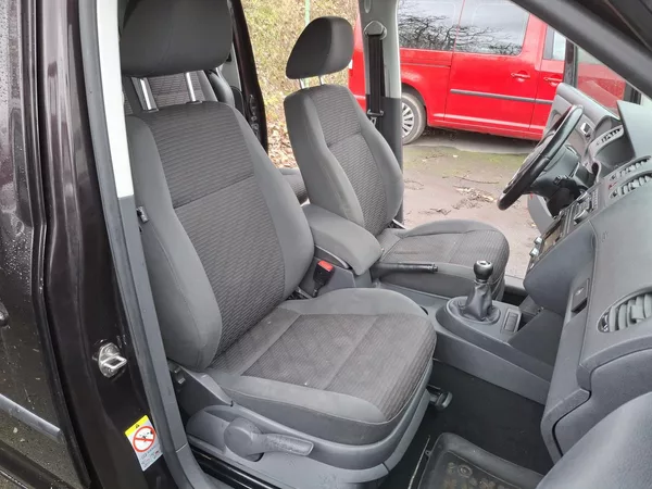Volkswagen Caddy Maxi TDI 4x4 7 míst - foto 18