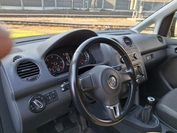 Volkswagen Caddy Maxi TDI 4x4 7 míst - foto 21