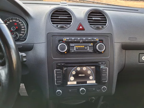 Volkswagen Caddy Maxi TDI 4x4 7 míst - foto 24