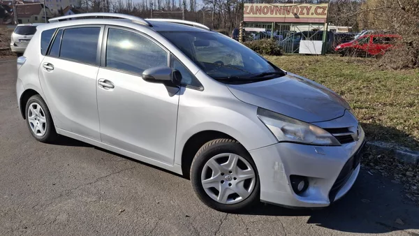 Toyota Verso 1.6 97 kw Facelit 1. majitel - foto 2
