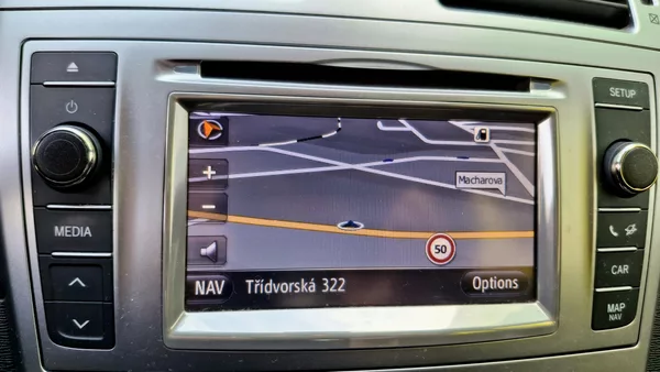 Toyota Avensis 1.8 VVT-I - foto 23