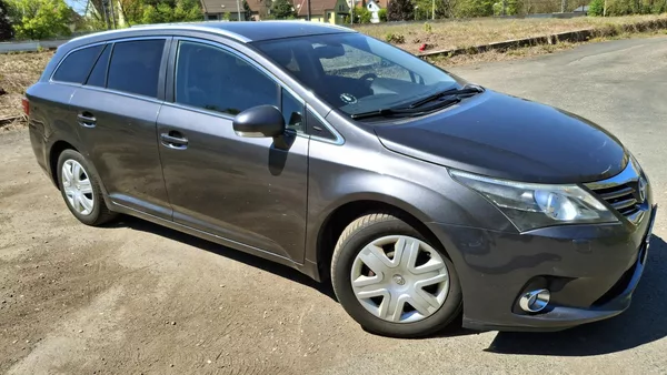 Toyota Avensis 1.8 VVT-I - foto 3