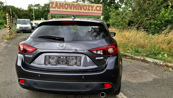 Mazda 3 1.5 benzin - foto 10