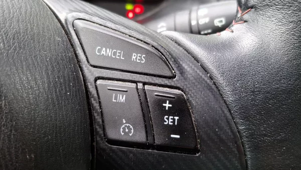 Mazda 3 1.5 benzin - foto 19