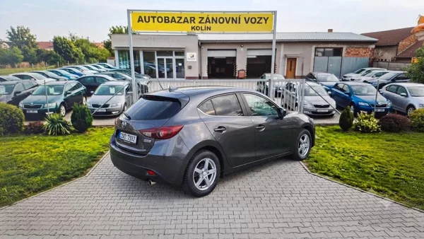 Mazda 3 1.5 benzin - foto 37