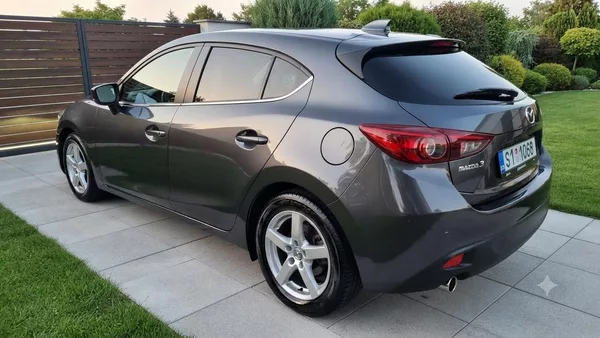 Mazda 3 1.5 benzin - foto 41