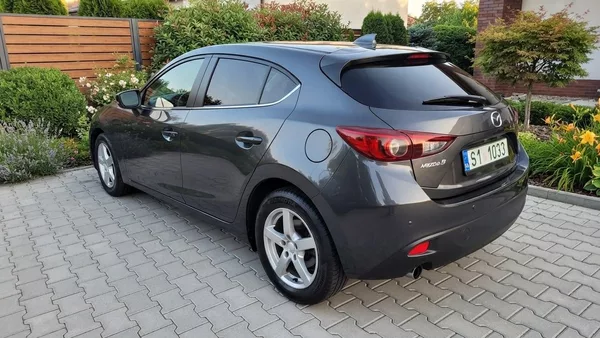 Mazda 3 1.5 benzin - foto 45