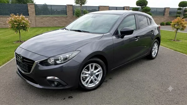 Mazda 3 1.5 benzin - foto 48