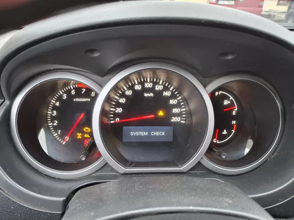 Suzuki Grand Vitara 2.0 benzin 103 kw 4x4 - foto 10