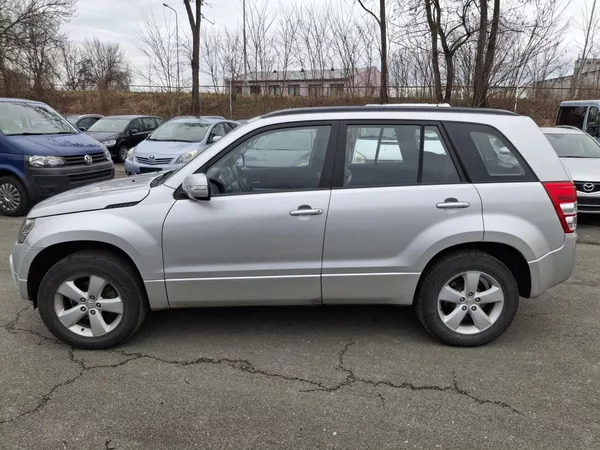 Suzuki Grand Vitara 2.0 benzin 103 kw 4x4 - foto 2