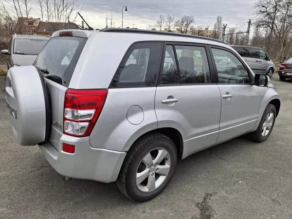 Suzuki Grand Vitara 2.0 benzin 103 kw 4x4 - foto 5