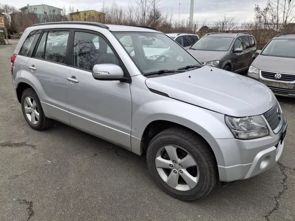 Suzuki Grand Vitara 2.0 benzin 103 kw 4x4 - foto 7