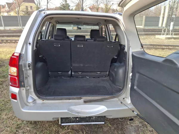 Suzuki Grand Vitara 2.0 benzin 103 kw 4x4 - foto 8
