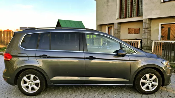 Volkswagen Touran 1.4 TSI KOMFORT 7 míst - foto 11