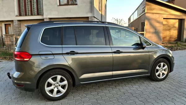 Volkswagen Touran 1.4 TSI KOMFORT 7 míst - foto 14