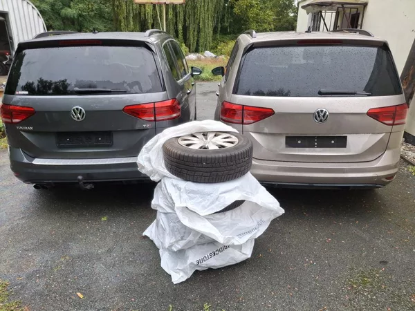 Volkswagen Touran 1.4 TSI KOMFORT 7 míst - foto 23