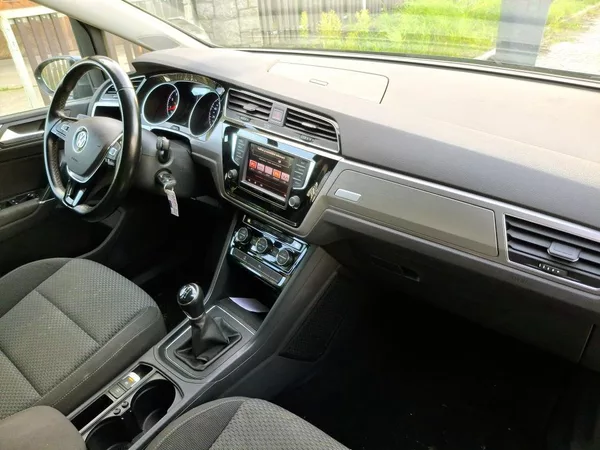 Volkswagen Touran 1.4 TSI KOMFORT 7 míst - foto 26