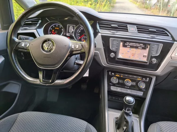 Volkswagen Touran 1.4 TSI KOMFORT 7 míst - foto 33