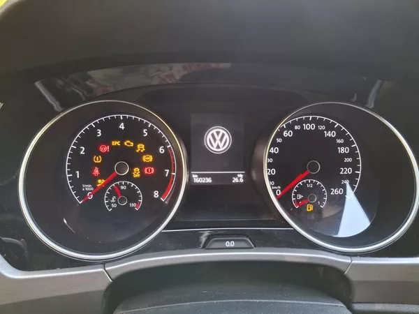 Volkswagen Touran 1.4 TSI KOMFORT 7 míst - foto 35
