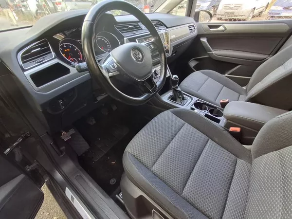 Volkswagen Touran 1.4 TSI KOMFORT 7 míst - foto 40