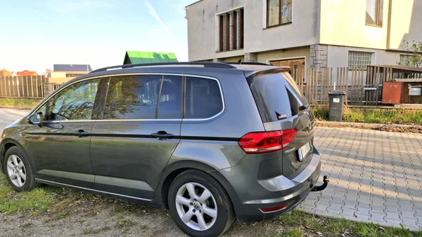 Volkswagen Touran 1.4 TSI KOMFORT 7 míst - foto 8