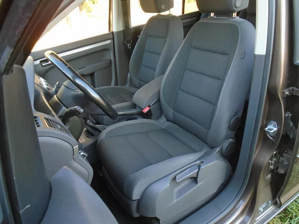 Volkswagen Touran 2.0 TDI 7míst,servisní histori - foto 13