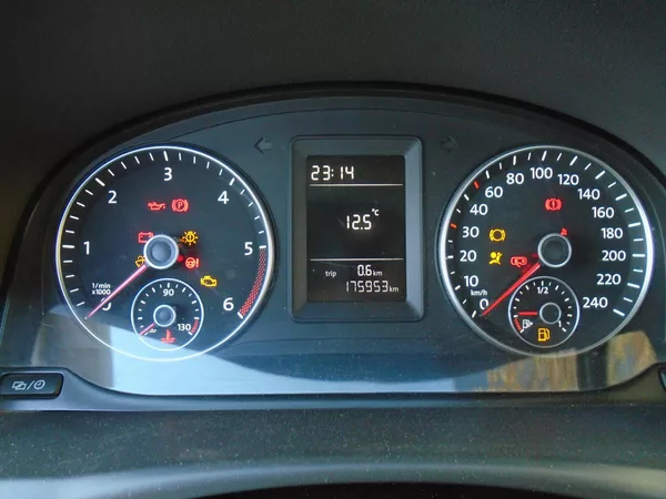 Volkswagen Touran 2.0 TDI 7míst,servisní histori - foto 19