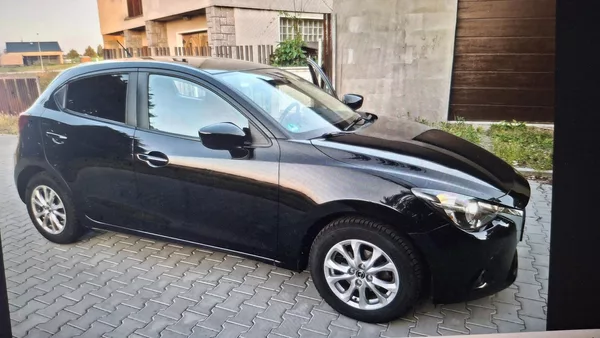 Mazda 2 1.5 66kw facelit max.výbava - foto 9