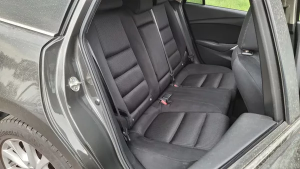Mazda 6 2.0 benzin Facelit 1. majitel - foto 15