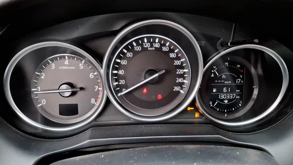 Mazda 6 2.0 benzin Facelit 1. majitel - foto 24