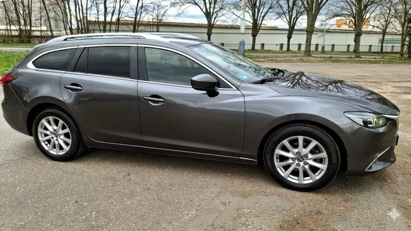 Mazda 6 2.0 benzin Facelit 1. majitel - foto 7