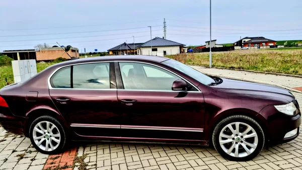 Škoda Superb 2.0 TDI 125 kw - foto 11