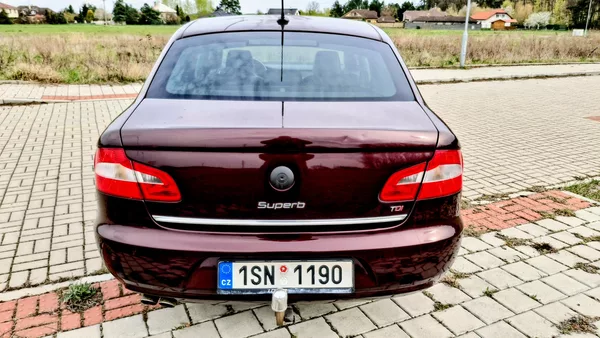 Škoda Superb 2.0 TDI 125 kw - foto 12