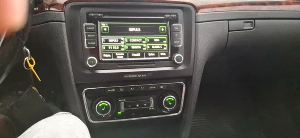 Škoda Superb 2.0 TDI 125 kw 1. majitel - foto 21