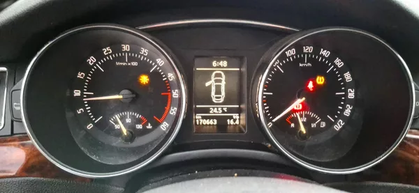 Škoda Superb 2.0 TDI 125 kw 1. majitel - foto 23