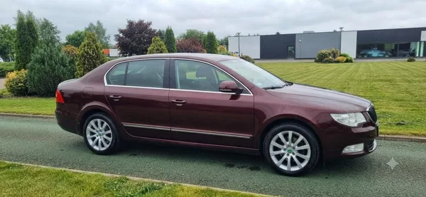 Škoda Superb 2.0 TDI 125 kw 1. majitel - foto 35