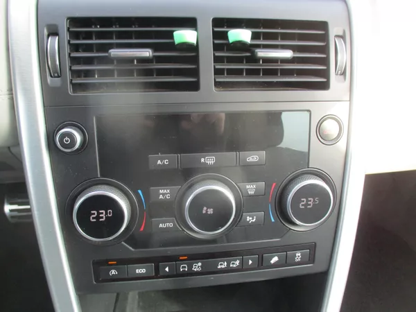 Land Rover Discovery Sport 2.0 TD4 110kW 4x4 koupeno CZ - foto 15