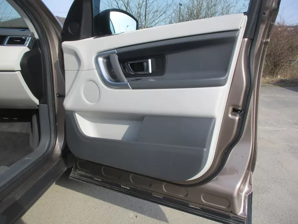 Land Rover Discovery Sport 2.0 TD4 110kW 4x4 koupeno CZ - foto 20