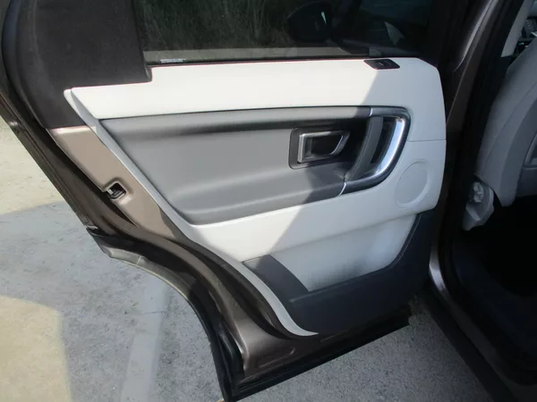 Land Rover Discovery Sport 2.0 TD4 110kW 4x4 koupeno CZ - foto 32