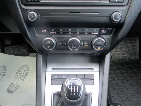 Škoda Octavia 1.4TSi 103kW*ELEGANCE*VÝHŘEV* - foto 25