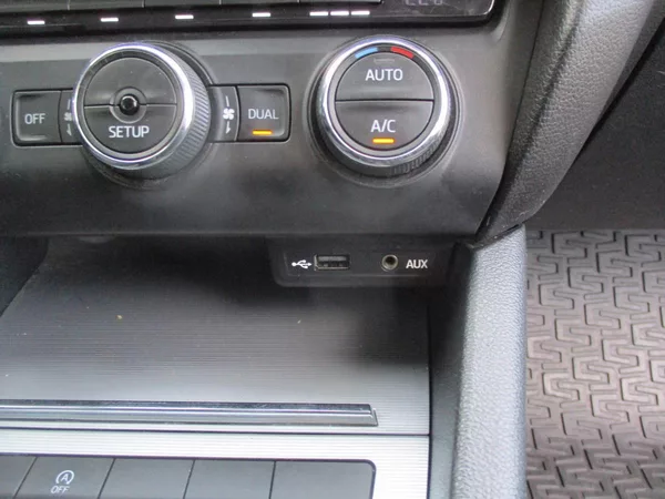 Škoda Octavia 1.4TSi 103kW*ELEGANCE*VÝHŘEV* - foto 26