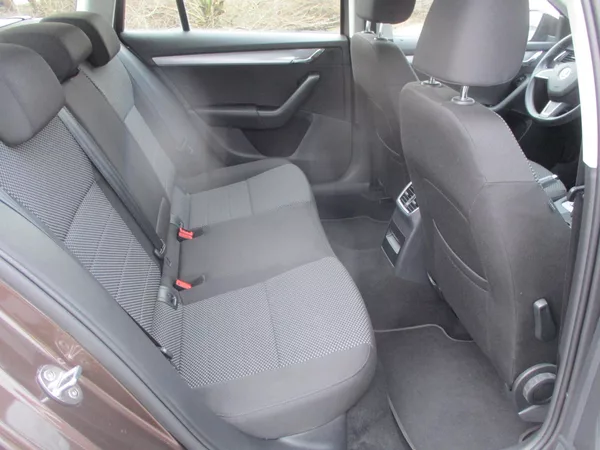 Škoda Octavia 1.2TSi 81kW AMB VÝHŘEV 2x PNEU - foto 31