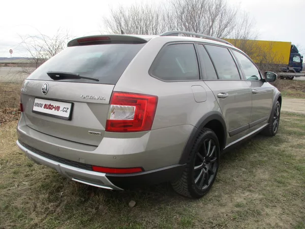Škoda Octavia SCOUT 2.0TDi RS 135kW DSG - foto 7
